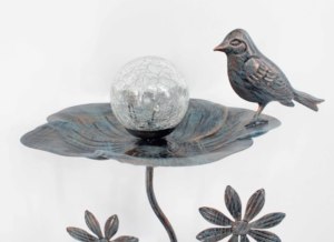 Piquets métalliques étanches à LED à énergie solaire avec mangeoire à oiseaux Décoration de jardin Art déco pour passerelle et sentier extérieurs - Product Image 4