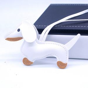 Llavero de Perro Salchicha de Dibujos Animados de Cuero PU Suave y Portátil, Bonito y Ecológico, con Diseño de Animal, para Niñas, Ideal como Regalo Promocional a Bajo Precio - Product Image 6