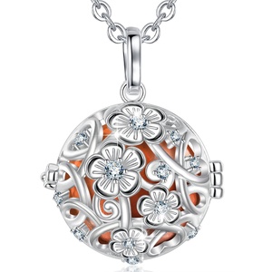 Collar Harmony Bola de 20 mm con Campana Musical de Rosa, Difusor de <span class=keywords><strong>Perfume</strong></span> con Circonitas, Colgante para Mamá - Product Image 1
