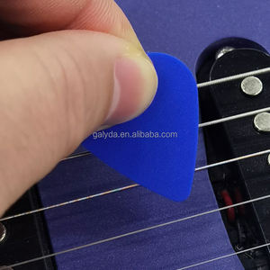 Púas de Guitarra de Plástico de 0.71mm para Guitarra Clásica, Guitarra Acústica, Ukelele y Guitarra Eléctrica - Acabado Mate Duradero - Product Image 2