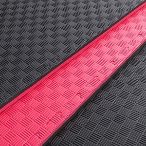 Tatami de gym Taekwondo 100*100cm, tapis de sol en mousse EVA emboîtable, 2cm, portable et imperméable, avec motif feuille et croix - Product Image 4