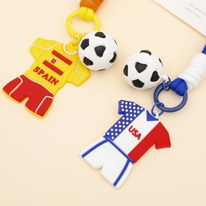 Porte-clés en silicone PVC style maillot de football 2026 avec motif de dessin animé pour sac à dos et accessoires de voiture - Product Image 3