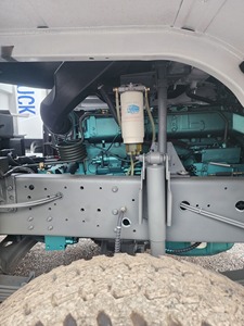 Camion benne d'occasion de haute qualité Howo 6x4, 10 roues, 371 CV, pour le transport de terre excavée, de sable et de gravier dans le secteur de la construction - Product Image 2