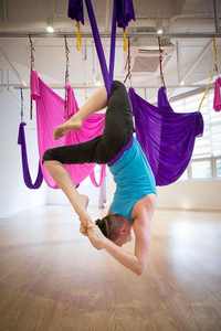 เปลโยคะ ชิงช้าโยคะแบบพกพา น้ำหนักเบา ทนทาน ขนาด 2.8 ม. สำหรับใช้ในร่ม/กลางแจ้ง เฟอร์นิเจอร์กลางแจ้ง - Product Image 3