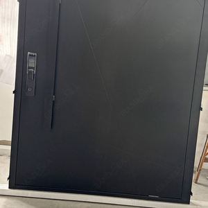 ประตูบานใหญ่อลูมิเนียมจากสหราชอาณาจักร ประตูนิรภัยป้องกันการโจรกรรม ประตูบานพับแบบหมุน ประตูบ้านทันสมัยสำหรับบ้านพักอาศัยหรือวิลล่า พร้อมระบบล็อคอัจฉริยะ - Product Image 5