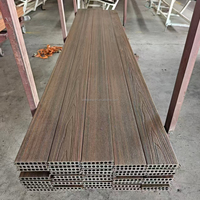 Planches de terrasse en composite WPC imitation bois, résistantes à la décoloration, pour l'aménagement extérieur des jardins