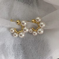 Pendientes de aro con cuentas de perlas chapadas en oro a la moda, joyería para mujer, pendientes de perlas pequeños chapados en oro simples clásicos Vintage para mujer