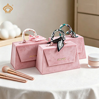 Boîte cadeau en velours pliable, boîte à bijoux en velours, logo personnalisé en estampage à chaud, étiquette métallique, emballage cadeau luxueux et élégant pour les cadeaux de mariage