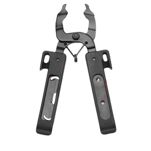 Pince à chaîne de vélo multifonction, outil de dégagement rapide, pince à chaîne, leviers de pneu pour vélo de route et VTT, en acier au carbone noir - Product Image 1
