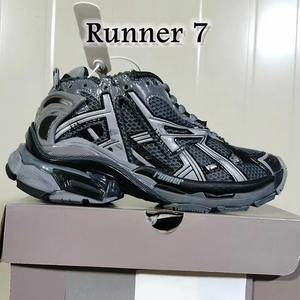 Chaussures de sport de créateur pour femmes et hommes, modèle Triple S multicolore, baskets de luxe - Product Image 3