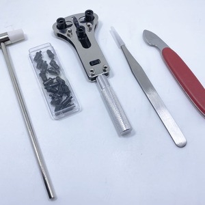 <span class=keywords><strong>Kit</strong></span> di Riparazione Orologi in Ferro da 147 Pezzi, Set da <span class=keywords><strong>Orologiaio</strong></span> con Sostituzione Batteria e Combinazione Smontaggio - Product Image 1