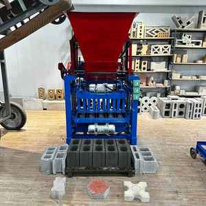 Machine à fabriquer des briques préfabriquées QT4-35, formuleuse de blocs polyvalente <span class=keywords><strong>pour</strong></span> les couvercles de puits, les bordures et les dalles de pavage - Product Image 6