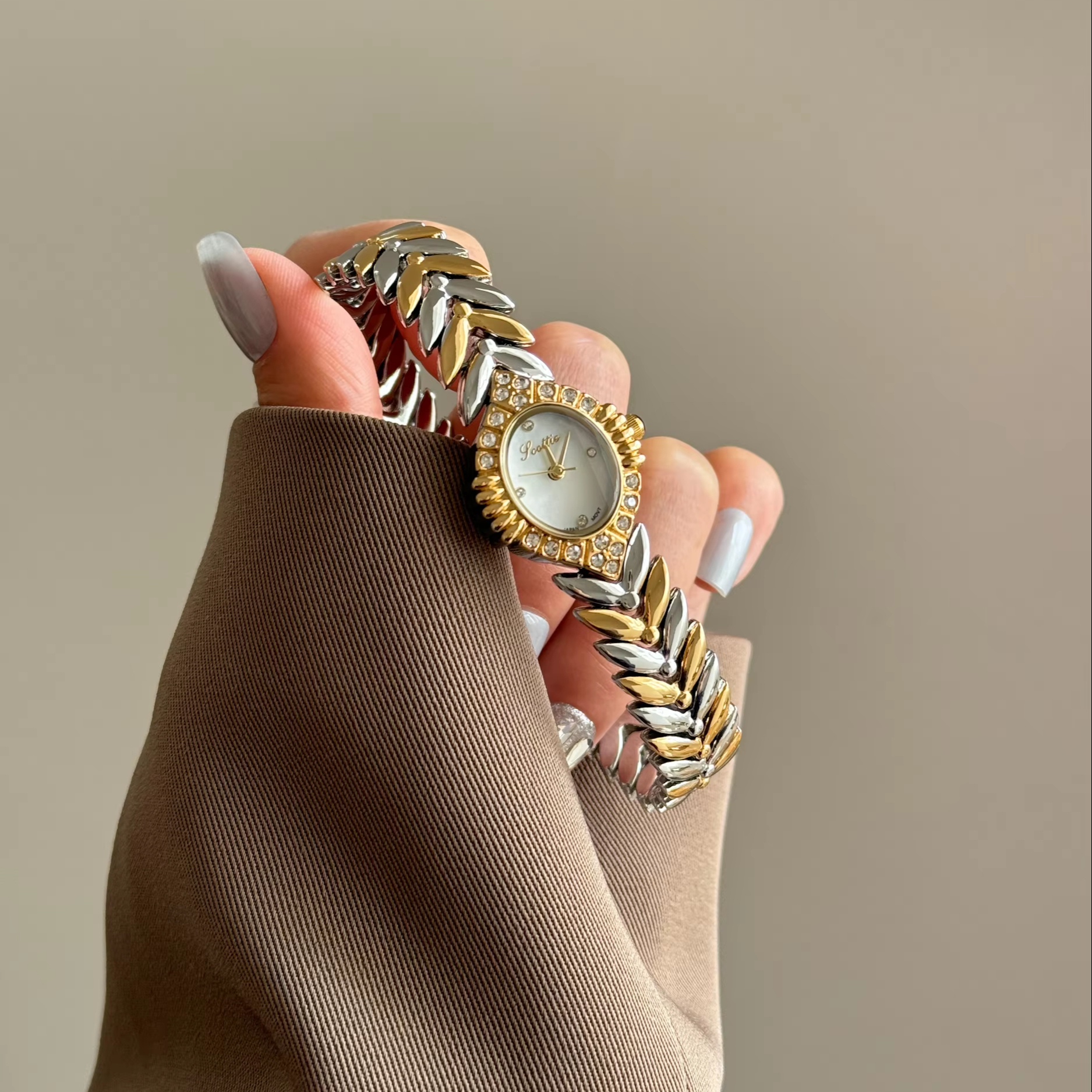 Scottie 9773 Luxury Cheap High Quality Ladies Adjustable Women Waterproof Watch Steel Wrist Quartz Watch