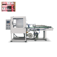 Machine d'emballage verticale entièrement automatique à moteur pneumatique et commande PLC pour sachets de film PE, idéale pour l'emballage de produits alimentaires et de boissons en cartons.