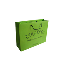 Boîte cadeau en papier enduit réutilisable de qualité supérieure avec couvercle à fermeture magnétique, doublure en éponge, finition vernie pour l'emballage de bijoux