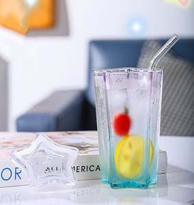 Vendita calda tazza di <span class=keywords><strong>caffè</strong></span> in paglia a cinque punte stella tazza di vetro sfumato, bevande fredde tazze di <span class=keywords><strong>caffè</strong></span> con coperchio e paglia - Product Image 3