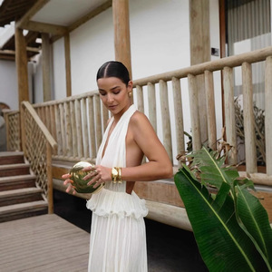 <span class=keywords><strong>Vestido</strong></span> largo de estilo de vacaciones con falda de gasa plisada elegante y Sexy con <span class=keywords><strong>espalda</strong></span> <span class=keywords><strong>descubierta</strong></span> transparente con escote Halter de verano europeo y americano - Product Image 4