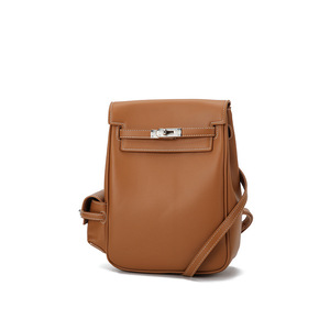 Zaino Trendy in Pelle PU con Doppia Tracolla, Resistente all'Usura, Leggero e Versatile, Nuovo Stile per l'Allenamento - Product Image 1