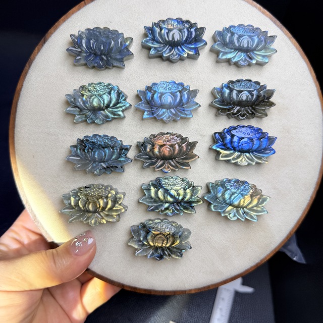 Wholesale High Quality Natural Healing Stone Labradorite Carvings  for Decoration or Gift