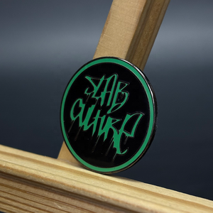 เข็มกลัดติดปกชุบทองด้วยนิกเกิลสีดำพิมพ์ลายด้วยแสงยูวีติดสัญลักษณ์ตัวอักษรสุดเท่ออกแบบได้ตามต้องการ - Product Image 3