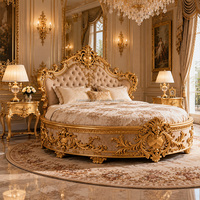 Lit rond de luxe en bois sculpté doré, tête de lit capitonnée style rococo français, mobilier de chambre royal pour villa et manoir