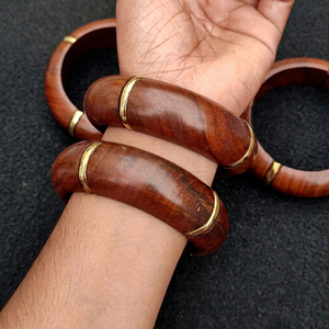 Brazalete de Madera Hecho a Mano, Brazalete de Madera Natural, Joyería de Moda Boho Vintage, Diseño Floral Geométrico, Accesorio Étnico, Regalo - Product Image 1