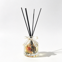 Diffuseur d'huiles essentielles en verre hautement esthétique avec fleurs séchées, désodorisant d'ambiance, vente en gros, produit phare