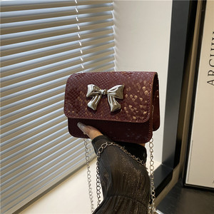 Nouveaux sacs à bandoulière tendance pour femmes en serpentine avec nœud papillon - Product Image 5