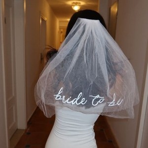 Wholesale White Print <strong>Bride</strong> <strong>to</strong> <strong>Be</strong> Veil Bach Party Accessories <strong>Bride</strong> <strong>to</strong> <strong>Be</strong> <strong>Headband</strong> White Veil Wedding Bridal Shower Decors - Product Image 1