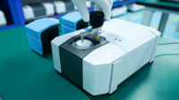 Spectromètre infrarouge à transformée de Fourier (FTIR) de laboratoire haute sensibilité pour l'analyse des métaux