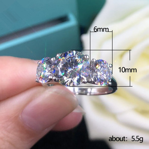 Anello geometrico minimalista da donna con design intarsiato scintillante, elegante gioiello alla moda - Product Image 5