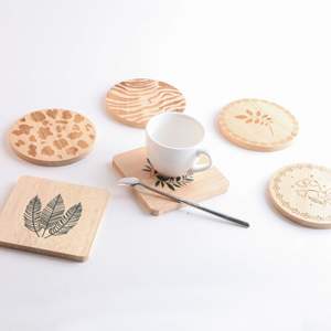 2025 nouveau produit <span class=keywords><strong>DJ</strong></span> Source usine gravé caboteur en bois couleur isolé à la chaleur tasse à café caboteur pour la maison européenne américaine - Product Image 5