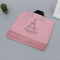 Sacs en plastique PE avec poignée en boucle imperméable en gros avec impression offset pour l'emballage des vêtements Multi-usages et service de logo personnalisé