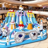Parc de jeux gonflable sur le thème de l'espace, parcours d'obstacles, aire de jeux amusante pour centre commercial