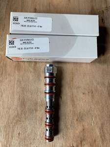 DCCD-XCN DCCDXCN DCCD XCN SUN HYDRAULICS製 オリジナル 4方向、2位置、パイロット制御、ディテント、方向制御弁カートリッジバルブ - Product Image 3