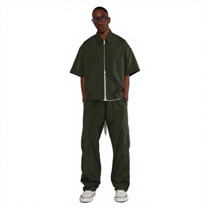 Blouson Bomber Homme Personnalisé avec Logo ODM, Fermeture Éclair Avant, Léger en Toile, Coupe-Vent, Ensemble Pantalon Cargo, Finition Premium - Product Image 3