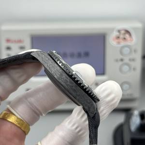 La Artesanía en Fibra de Carbono Brilla con un Brillo Único, Creando una Obra de Arte Histórica Exclusivamente para Usted. Reloj Mecánico - Product Image 3