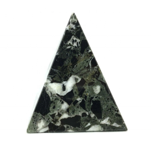 Pyramide en marbre noir avec lignes blanches Technique de pierre sculptée disponible en vrac à prix compétitif - Product Image 2