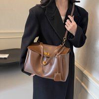 Sac Hobo Brillant Personnalisé avec Logo, Style Y2K, Petit Sac à Bandoulière avec Anneau et Breloque Boule, Grande Capacité, Vente Directe Usine pour Femmes