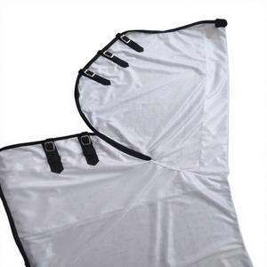 Manta Ligera de Malla para Caballo con Protección Grande para la Cola, para Verano y Exteriores, con Ribete Blanco, Rojo y Azul, Equipo Ecuestre - Product Image 6