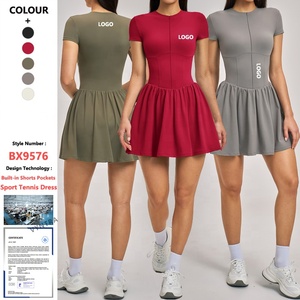Tenue de sport personnalisée à manches courtes pour <span class=keywords><strong>femme</strong></span>, avec demi-zip, pour le tennis, le <span class=keywords><strong>golf</strong></span>, le pickleball, les exercices, robe avec shorts intégrés et poches - Product Image 1