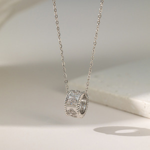 Großhandel Wasserdichte 18K Vergoldete Zirkon-Anhänger Edelstahl-Halskette <span class=keywords><strong>Ring</strong></span> Edle Modeschmuck Komfortabler Sitz für Mädchen und Frauen - Product Image 2