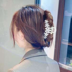 موضة الصيف بلون واحد على الطراز الكوري الشعبي زهرة اللؤلؤ غطاء رأس أبيض بسيط للنساء - Product Image 5