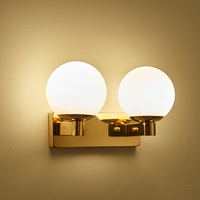 Lampes murales modernes et simples, lampes de chevet pour chambre à coucher, lampes murales de fond en or nordique de luxe à LED pour salon