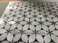 Tuiles de mosaïque en marbre blanc strié Statuario Venato Bianco, aspect bambou, finition polie et affinée, pour la décoration intérieure