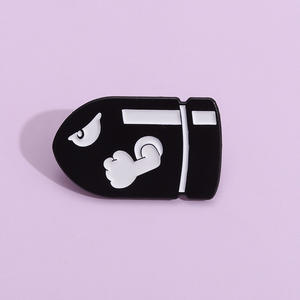 เข็มกลัดเคลือบรูปเกมหมุดกระเป๋าเป้สะพายหลังยอดนิยมสำหรับผู้หญิงคอลเลกชันเครื่องประดับแฟชั่นที่กำหนดเองพิมพ์โลโก้ของขวัญให้ - Product Image 3