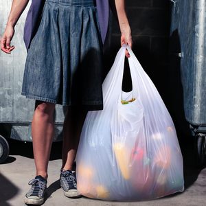 Bolsas de compras de camisetas de plástico blanco con asas PE/PP refuerzo lateral de grado alimenticio estampado en caliente para compras de supermercado - Product Image 6