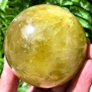 CrystalHola Esfera de Citrino Natural de 6.5-7cm, Patrón Floral, Pulida, Color Amarillo Arcoíris, para el Hogar, Gran Venta - Product Image 2