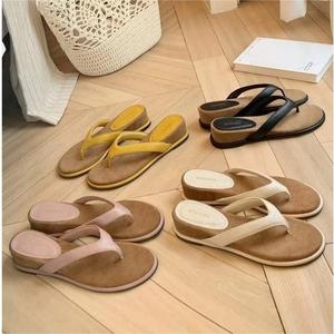 Sandales compensées pour femmes, hauteur 4,5 cm, antidérapantes, à entre-doigts, pour l'été et les vacances en extérieur - Product Image 1