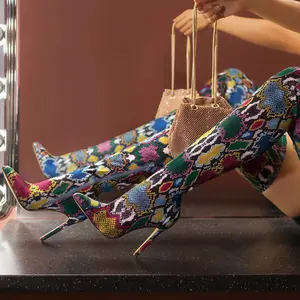 Meşgul kız MF3003 toptan yılan baskı yüksek topuklu çizmeler kadın ayakkabıları 2024 moda seksi diz üzerinde çizmeler uyluk yüksek kadın çizmeler